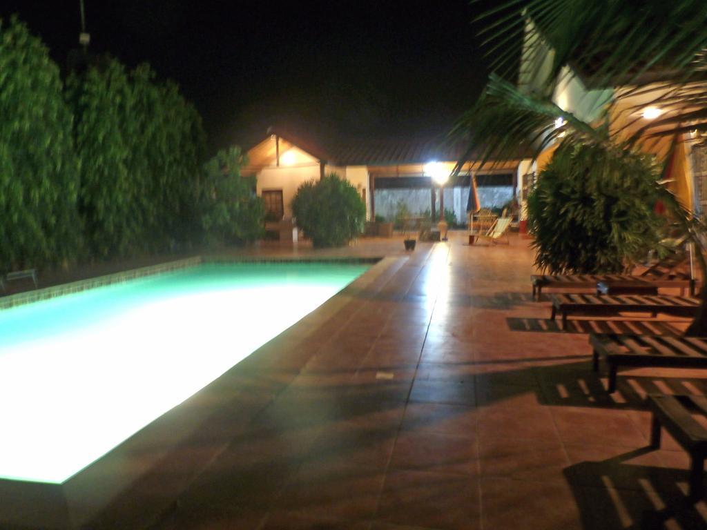 B & B Villa Calliandra Bijilo Exterior photo