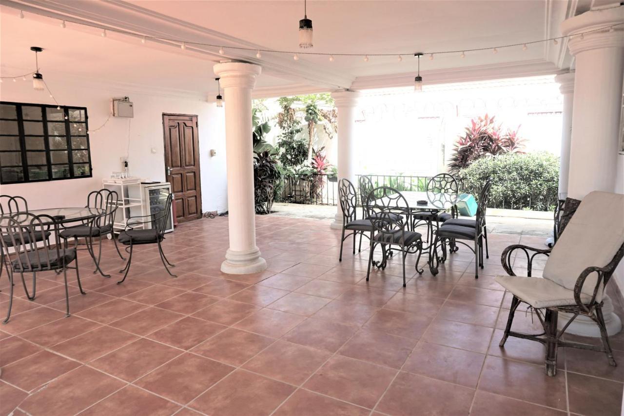 B & B Villa Calliandra Bijilo Exterior photo