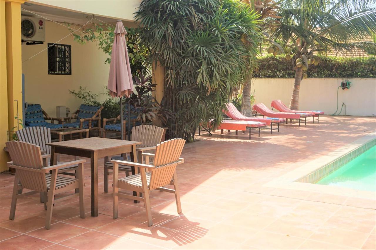 B & B Villa Calliandra Bijilo Exterior photo