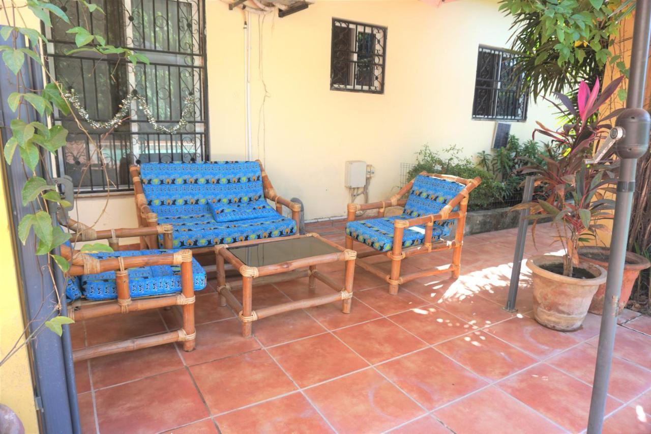 B & B Villa Calliandra Bijilo Exterior photo