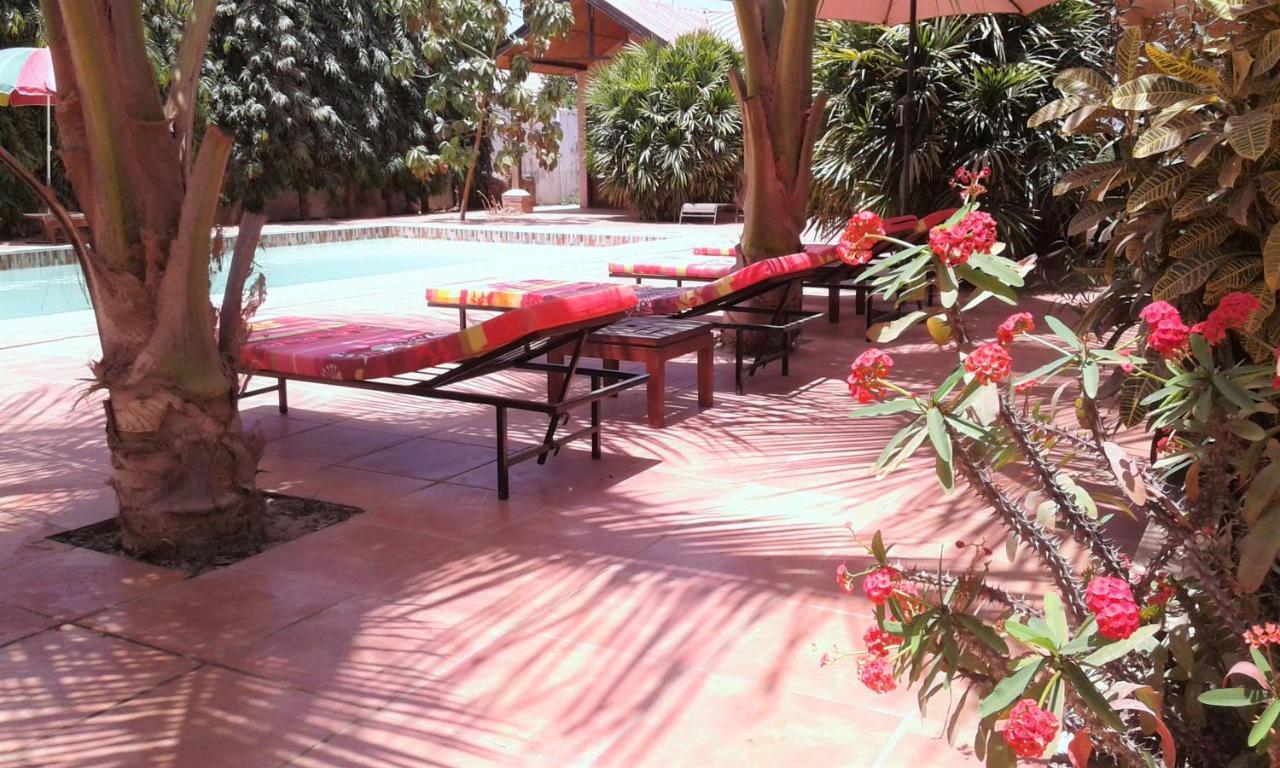 B & B Villa Calliandra Bijilo Exterior photo